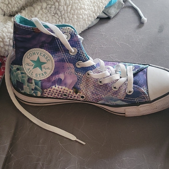 Converse - Picture 3 of 3